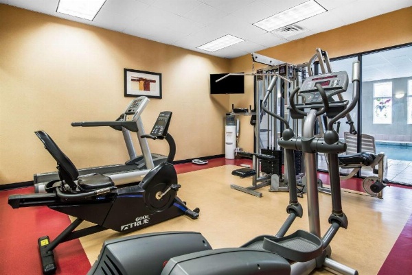 Quality Inn & Suites image 18