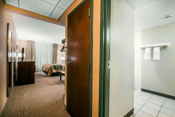 Quality Inn & Suites image 4