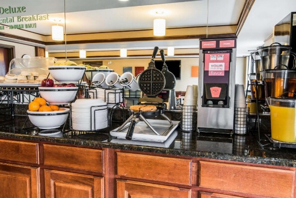 Quality Inn & Suites image 8