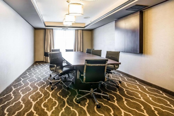 Quality Inn & Suites image 9